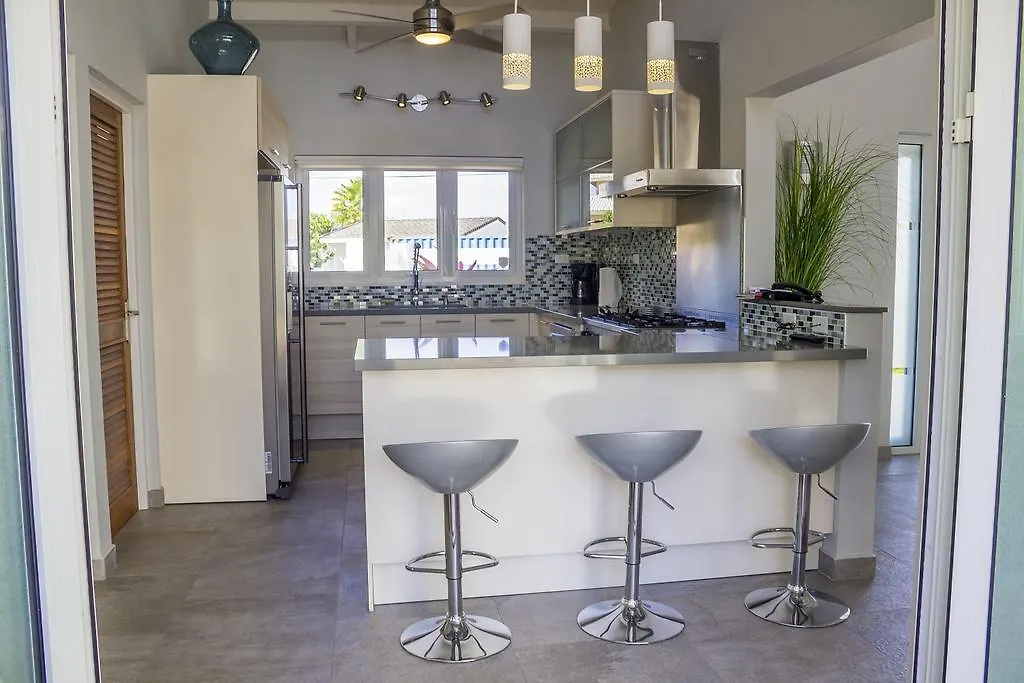 Malmok Beach Break Villa Palm Beach